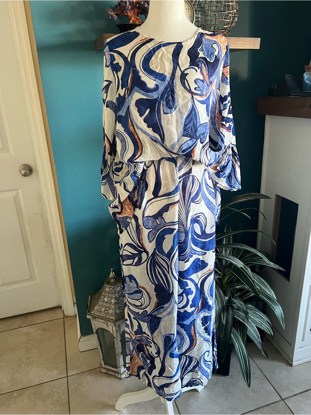 🌸bryn Walker Blue and White Patterned Garment set
